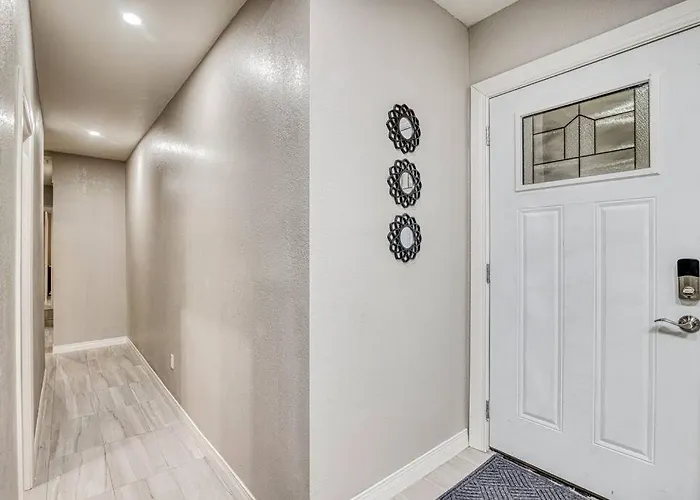 My Cozy Duplex B In The Heart Of West Side