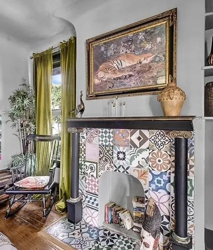 Stylish 1Br Apt, Downtown Free Parking
